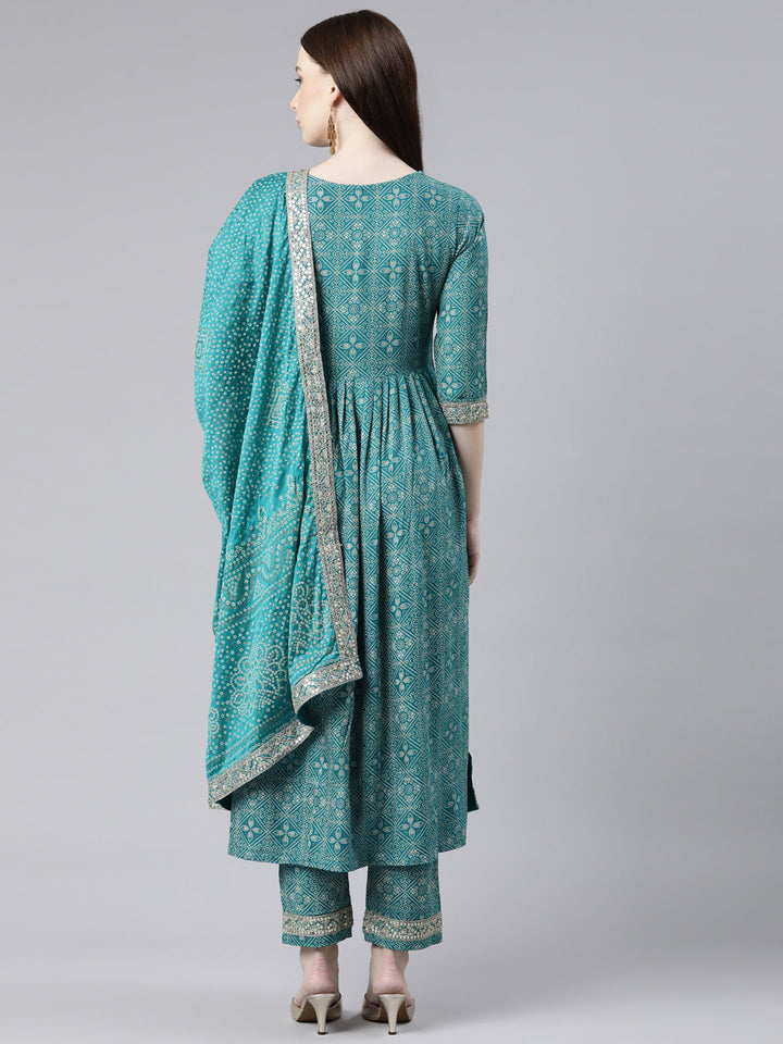 Neerus Green Viscose Rayon Printed Kurta Set - side view