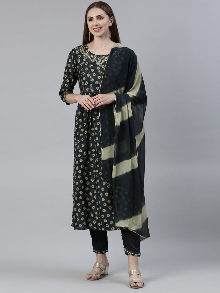 Neerus Green cotton printed kurta set with trouser and dupatta - front view