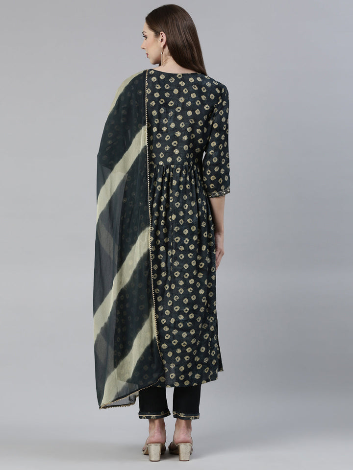 Neerus Green cotton printed kurta set with trouser and dupatta - side view