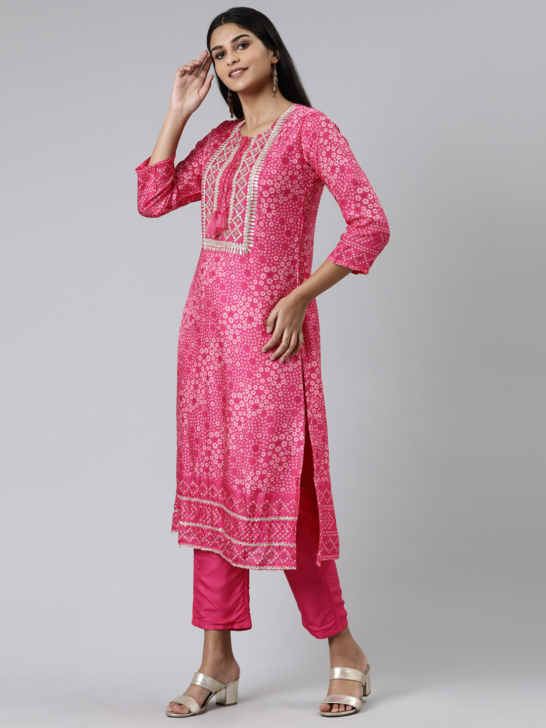Neerus Pink muslin printed kurta set - back view