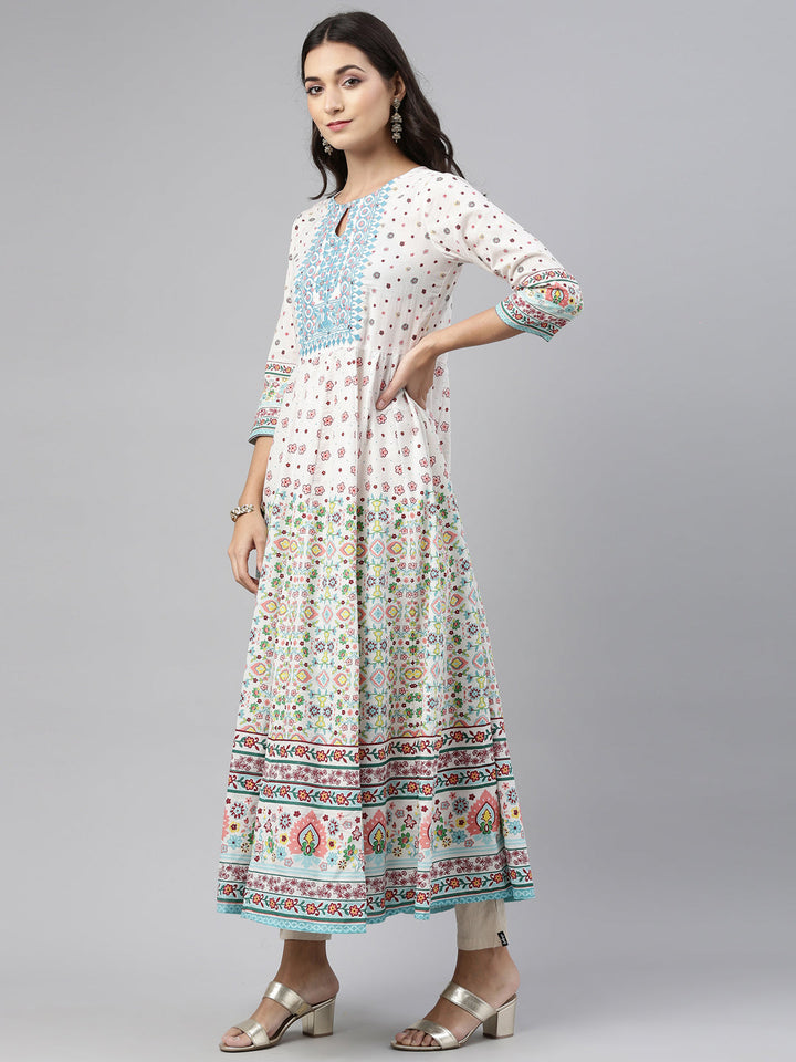 Neerus Green cotton solid kurti - side view