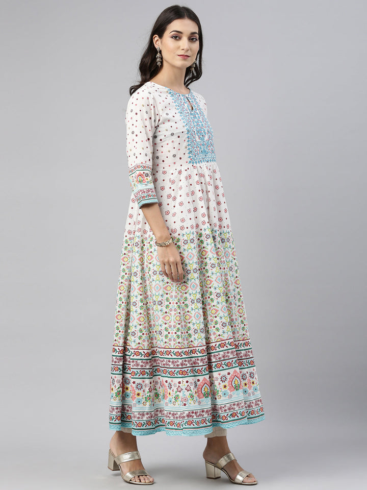 Neerus Green cotton solid kurti - detail view 1