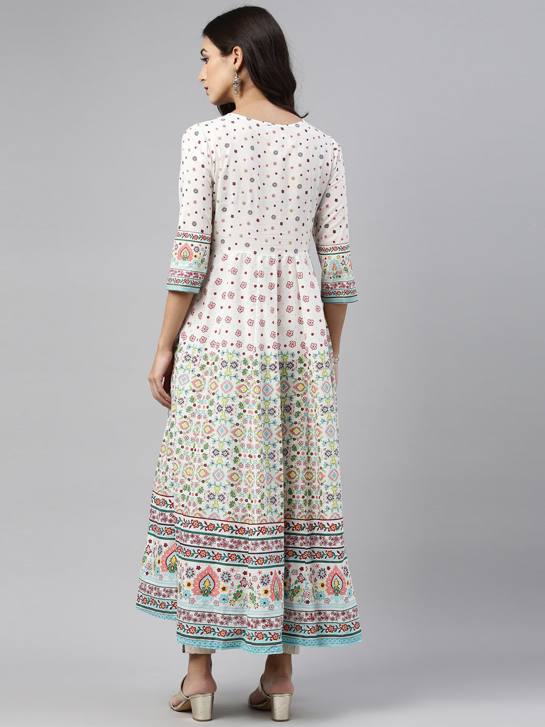 Neerus Green cotton solid kurti - detail view 2
