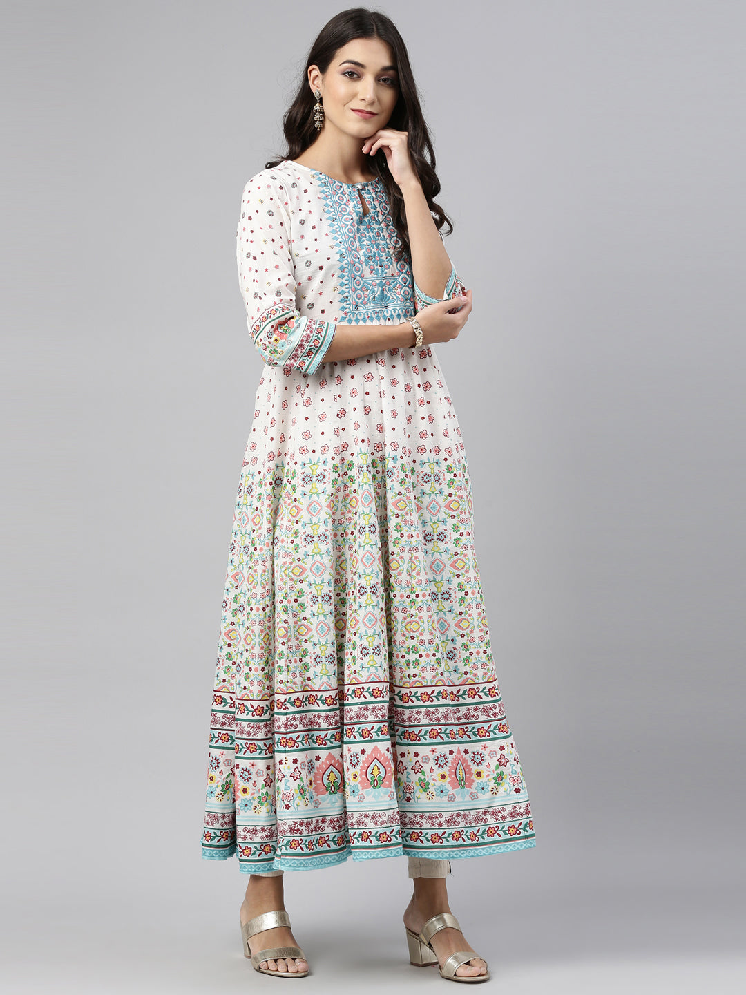 Neerus Green cotton solid kurti - detail view 3