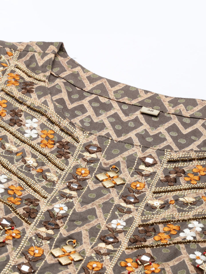 Neerus Green rayon hand embroidered kurta - detail view 2