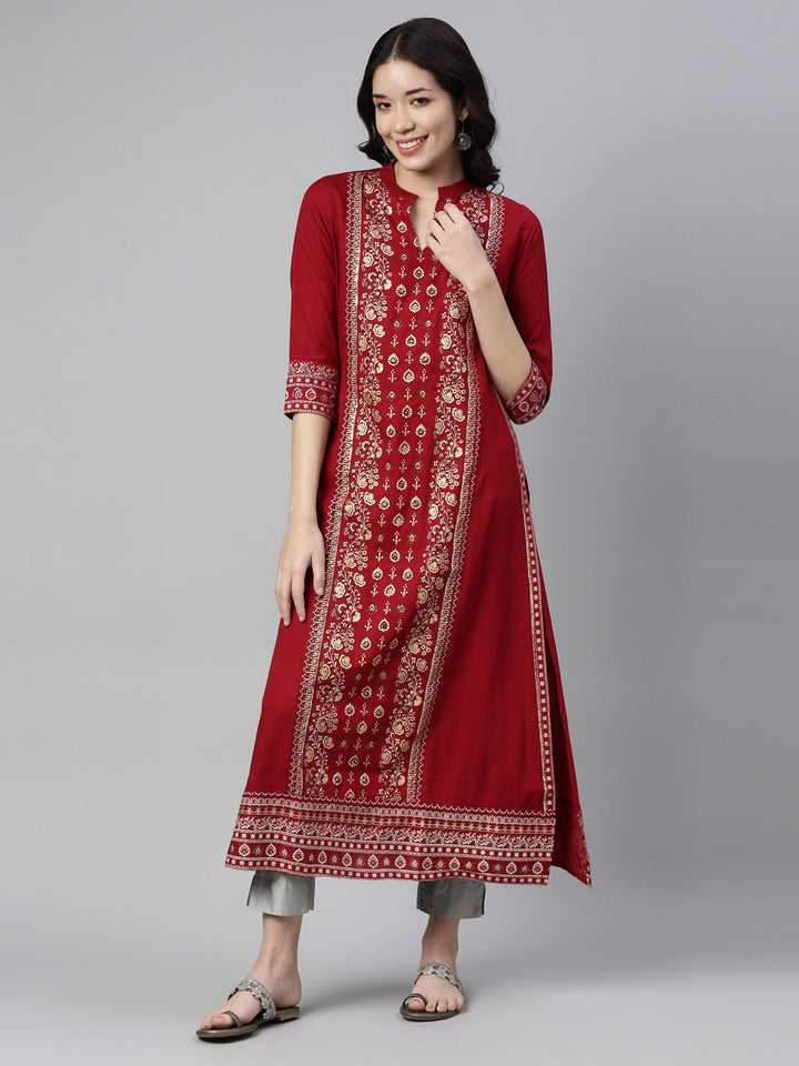 Neerus Red rayon printed kurta straight silhouette - front view