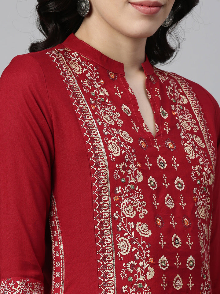 Neerus Red rayon printed kurta straight silhouette - detail view 1