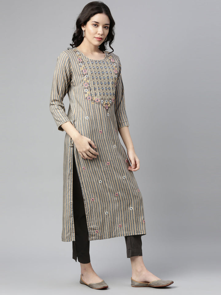 Neerus Grey rayon straight kurta - side view