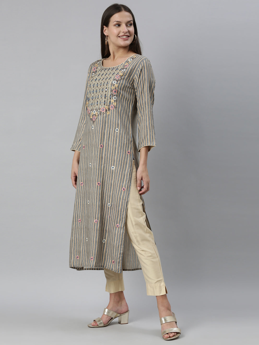 Neerus Grey rayon straight kurta - detail view 7