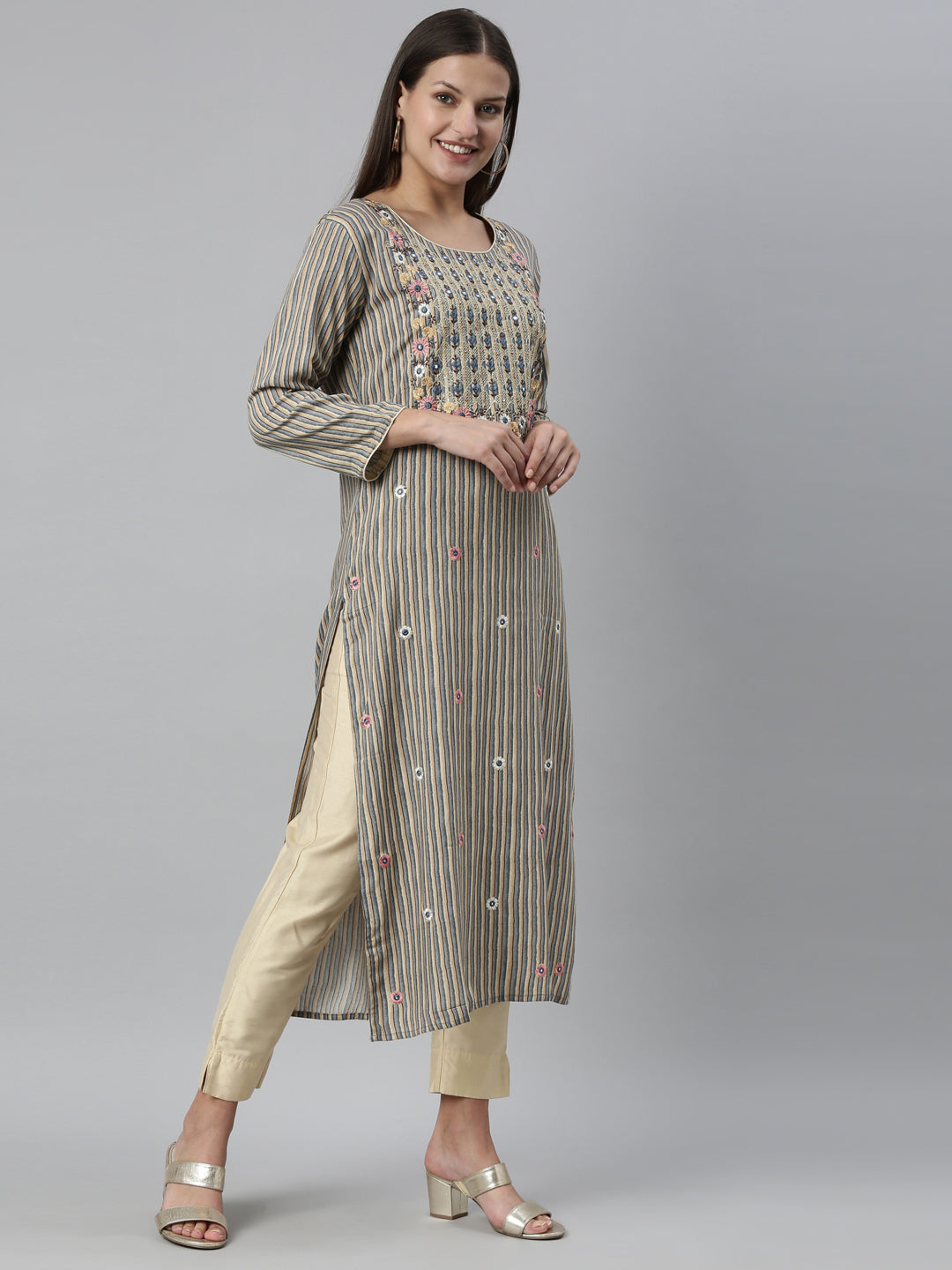 Neerus Grey rayon straight kurta - detail view 8