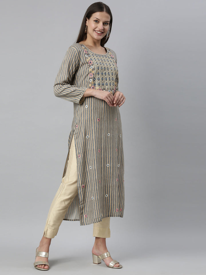 Neerus Grey rayon straight kurta - detail view 8
