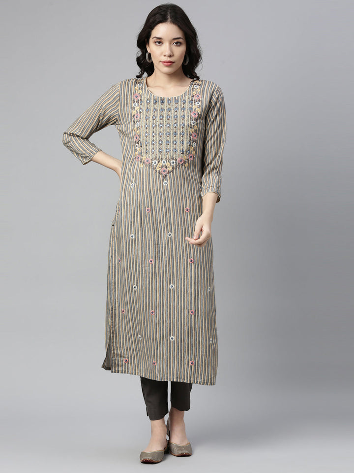 Neerus Grey rayon straight kurta - detail view 3