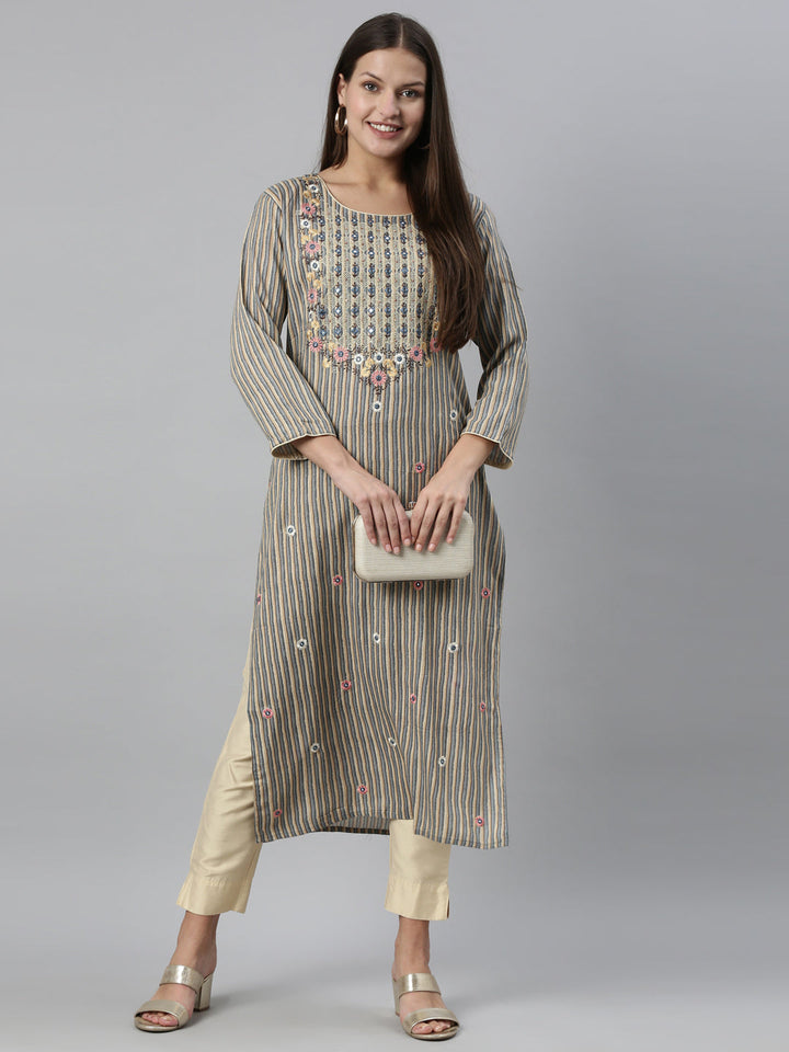 Neerus Grey rayon straight kurta - detail view 10