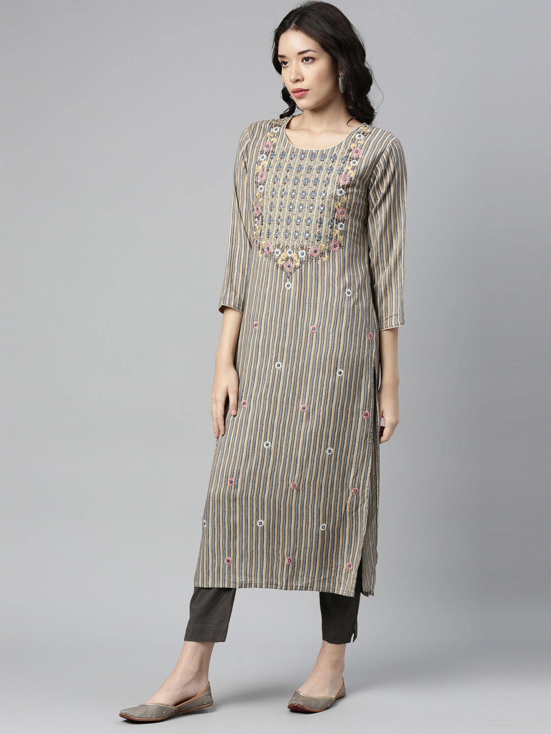 Neerus Grey rayon straight kurta - detail view 5