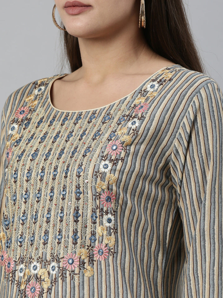 Neerus Grey rayon straight kurta - detail view 12