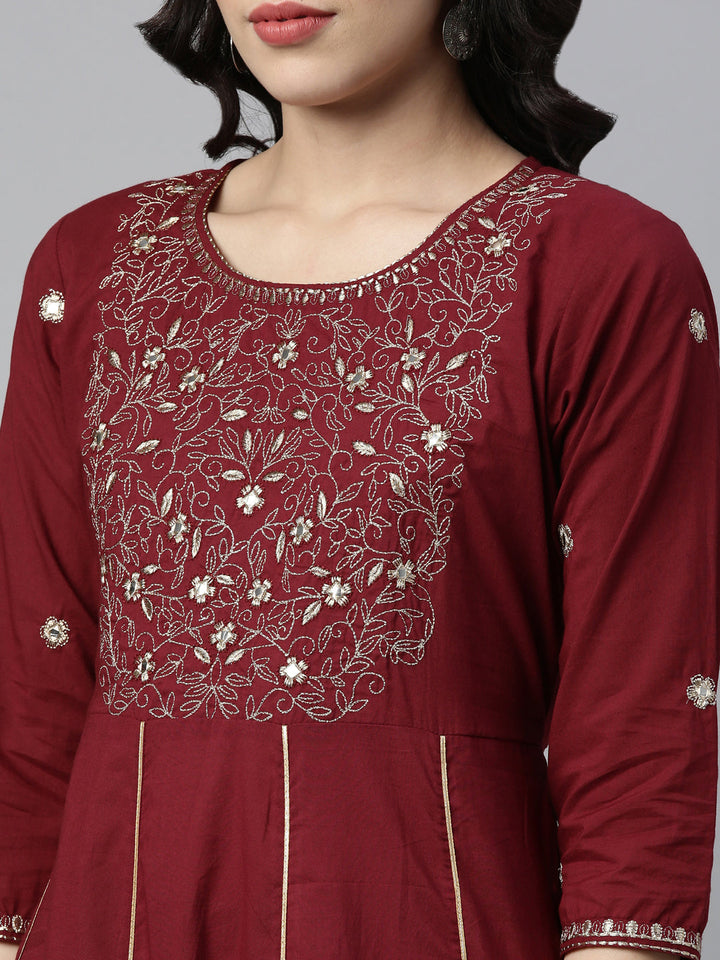 Neerus Maroon cotton thread embroidered anarkali kurti - side view