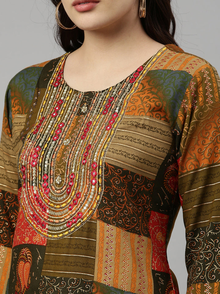 Neerus Multi rayon printed kurti - detail view 4
