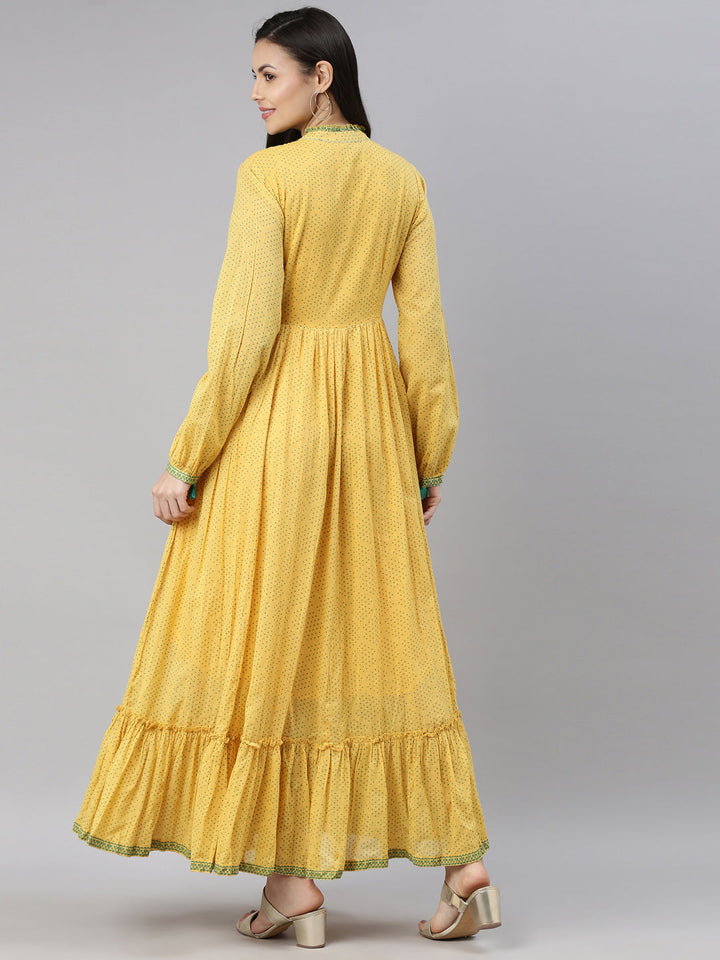 Neerus Yellow cotton solid kurta - detail view 2