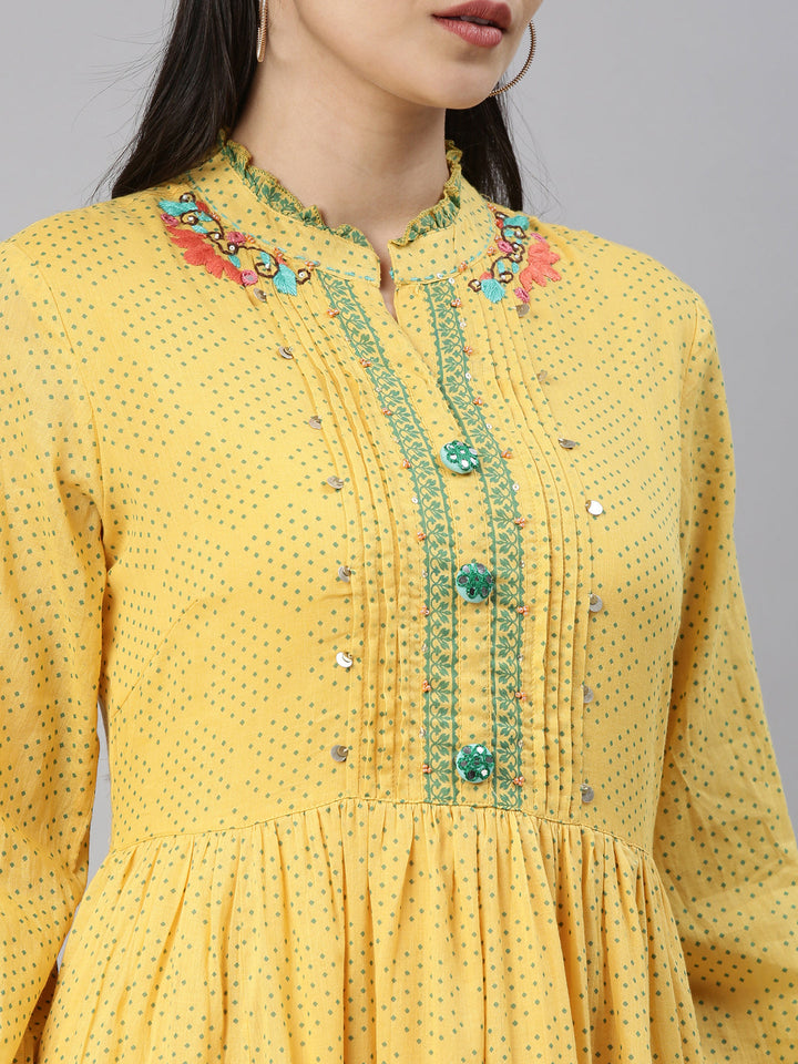 Neerus Yellow cotton solid kurta - detail view 5