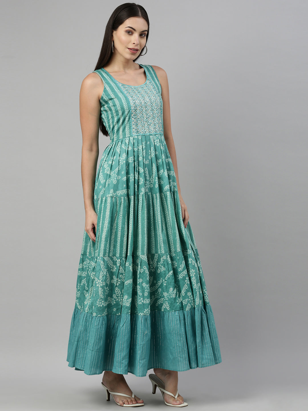 Neerus Green cotton solid kurti - side view