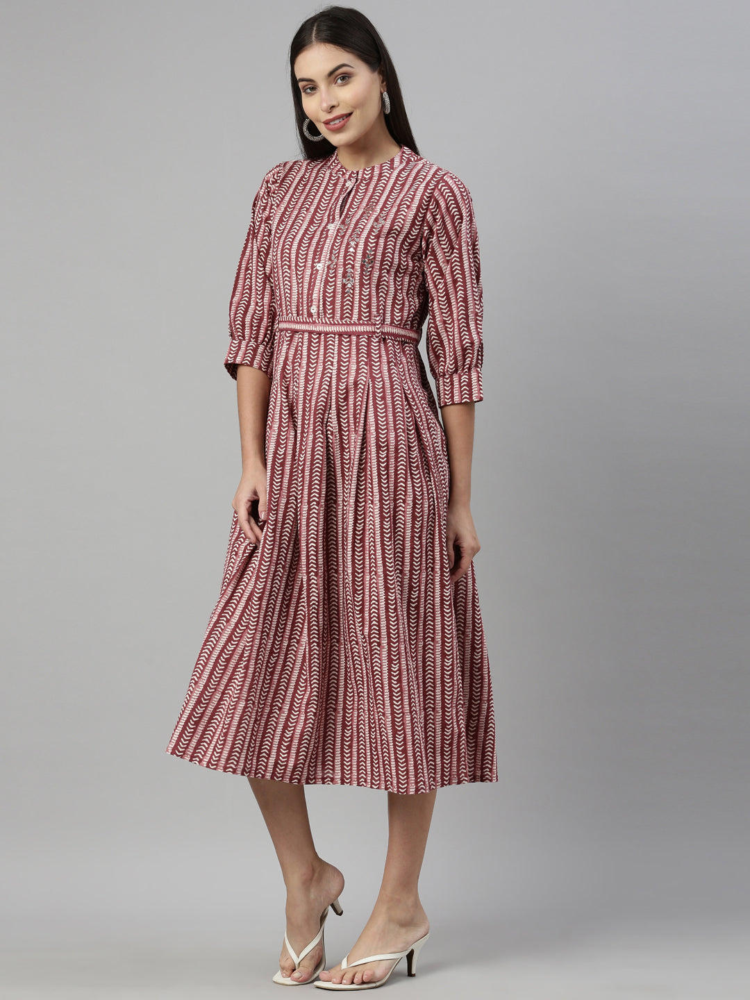 Neerus Maroon rayon printed kurti - side view