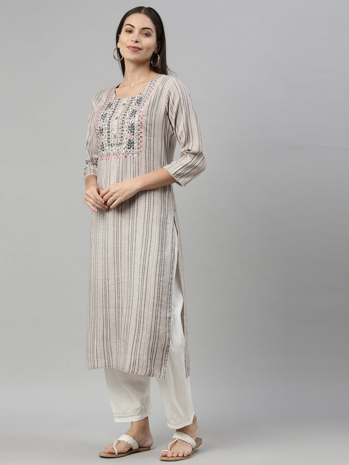 Neerus Grey slub cotton straight kurti - side view