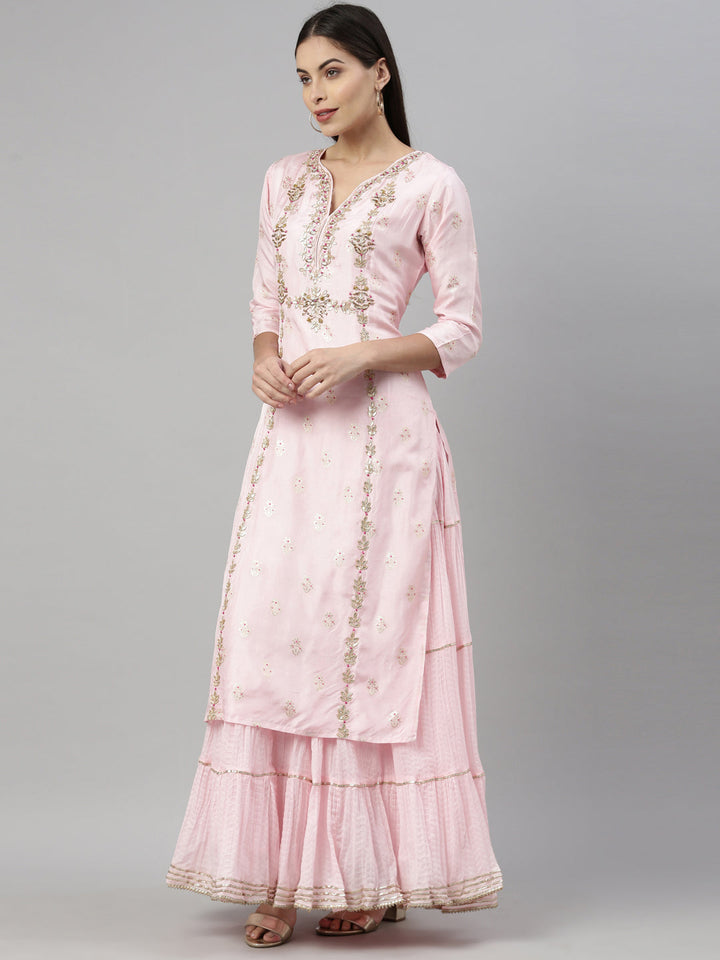 Neerus Pink shantoon printed kurti with dupatta - back view