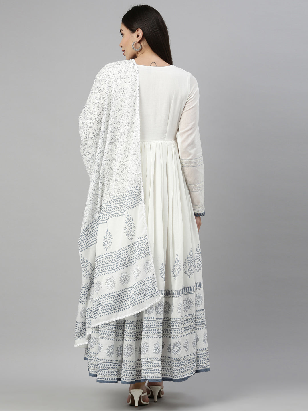 Neerus Blue cotton ethnic kurta with dupatta - detail view 2