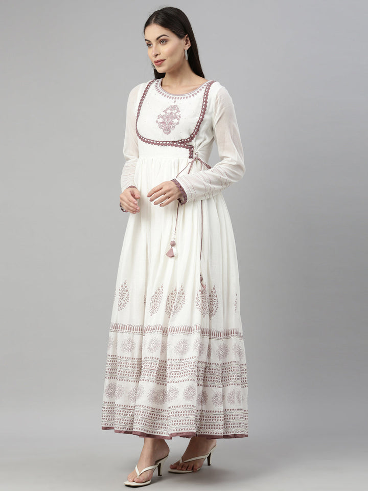 Neerus Purple cotton solid kurta with dupatta - detail view 1