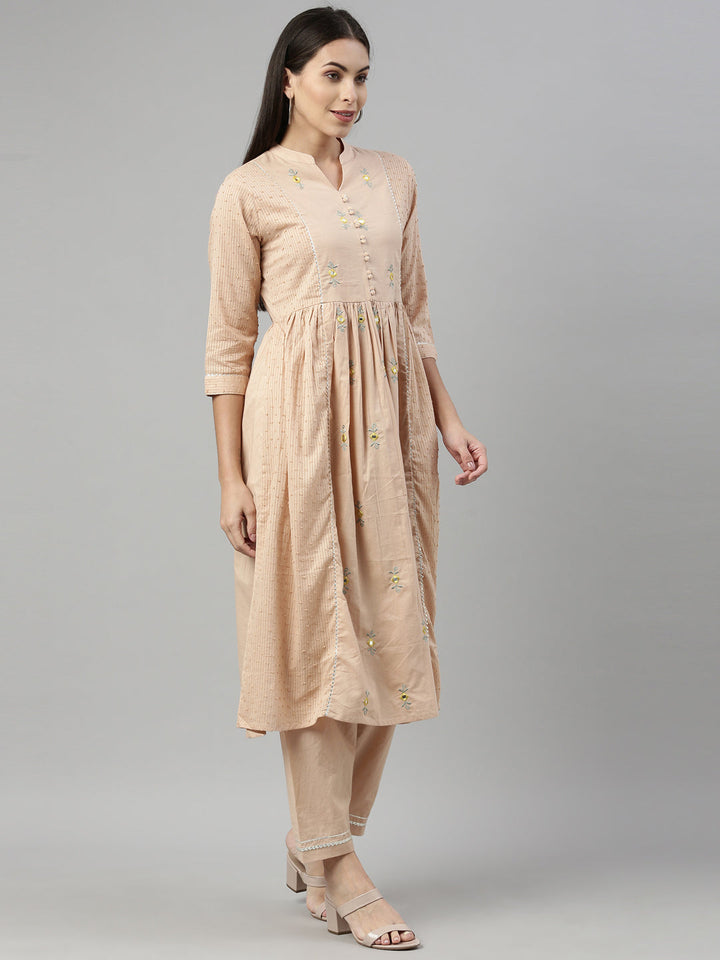 Neerus Beige cotton embroidered suit set - detail view 1