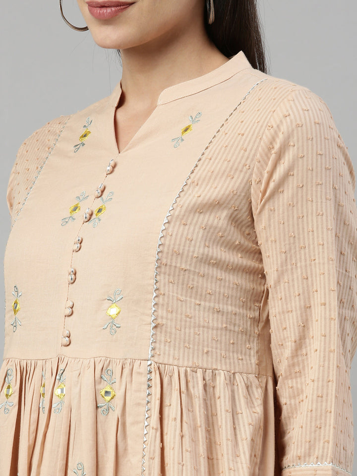 Neerus Beige cotton embroidered suit set - detail view 6