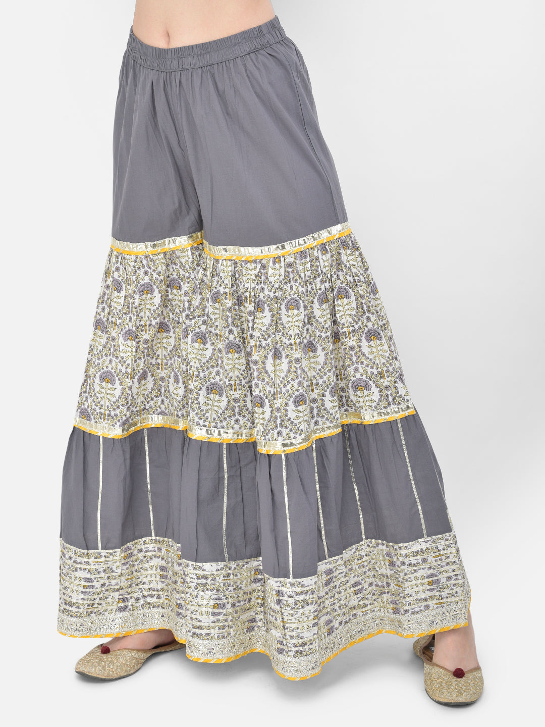 Neerus White cotton printed suit set - detail view 3