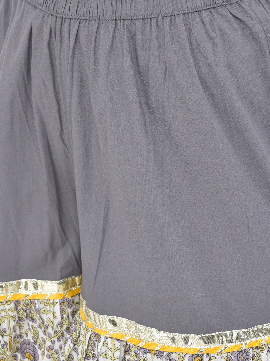 Neerus White cotton printed suit set - detail view 4