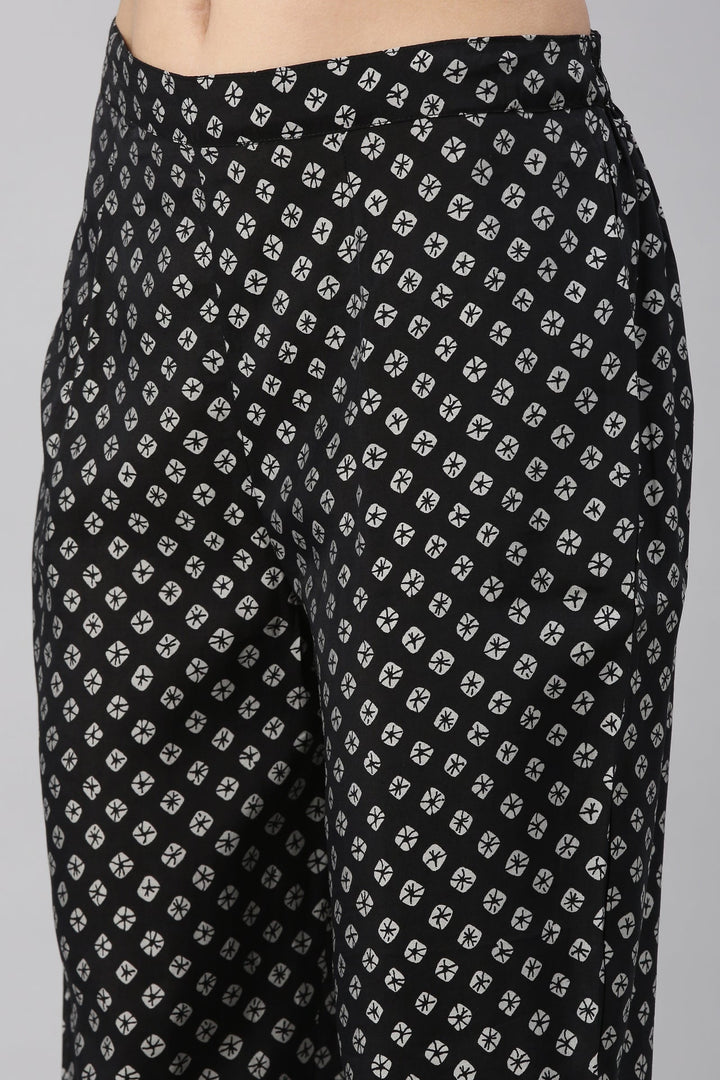 Neerus Grey cotton solid kurta set - detail view 4