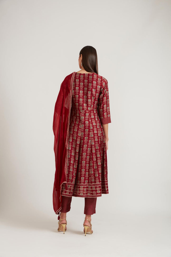 Neerus Maroon modal printed suit set - detail view 3