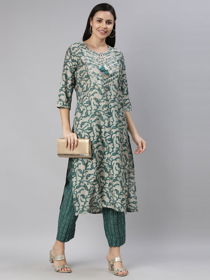 Neerus Green modal printed kurti - detail view 2
