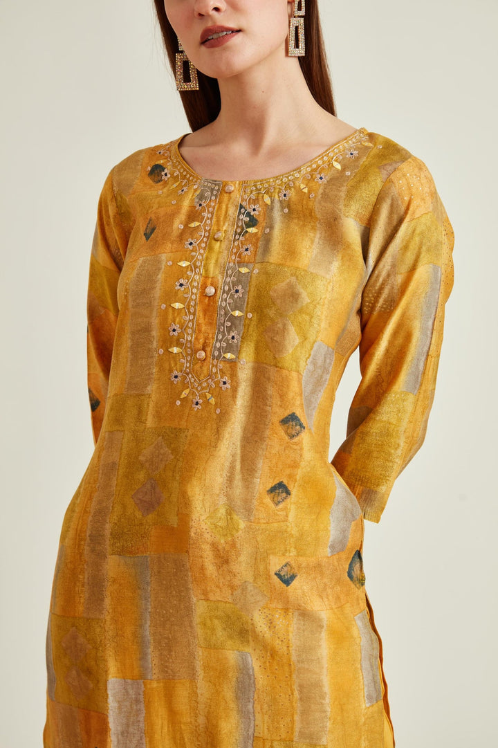 Neerus Yellow muslin mirror work kurta set - detail view 2