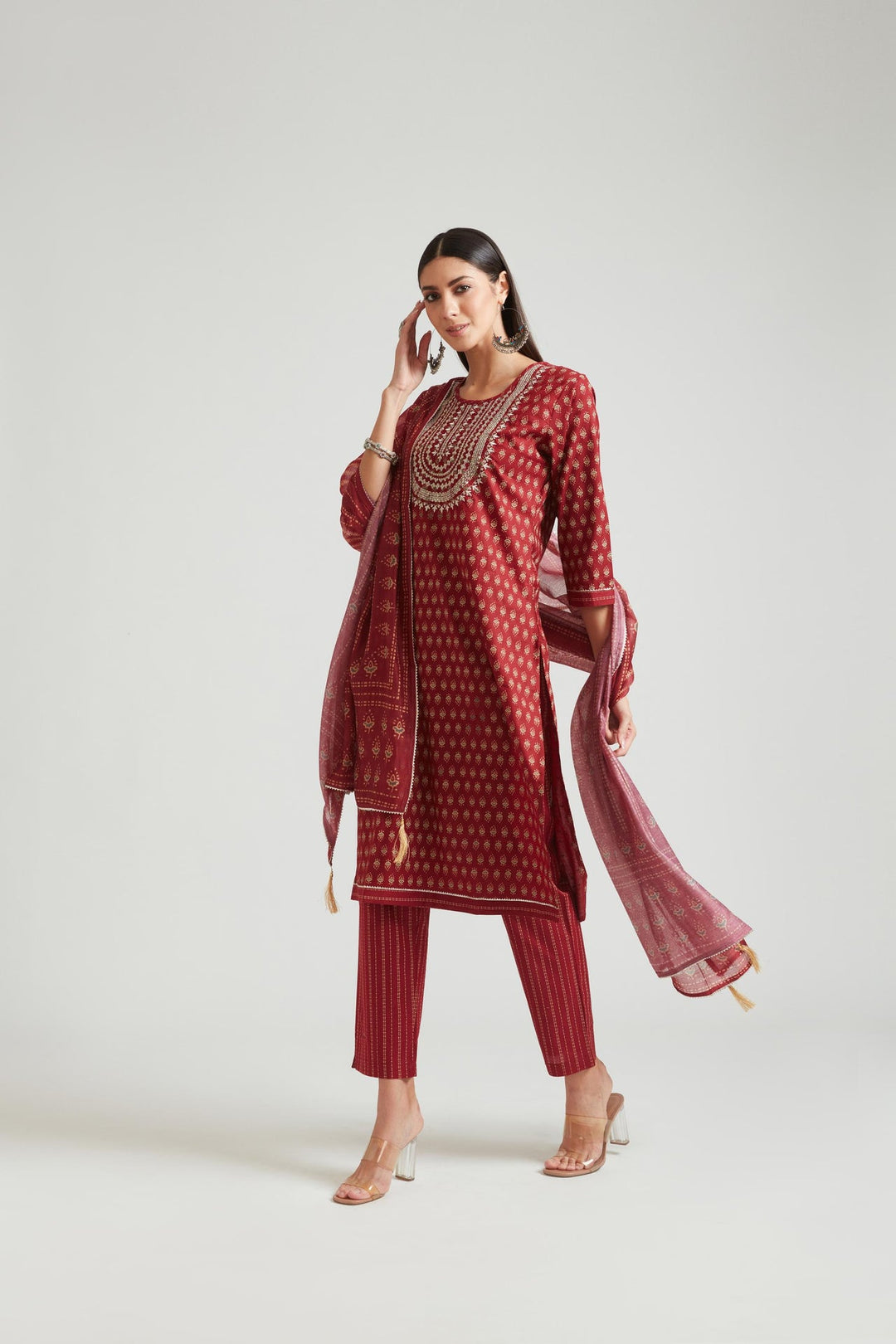 Neerus Maroon jute cotton printed kurta set - front view