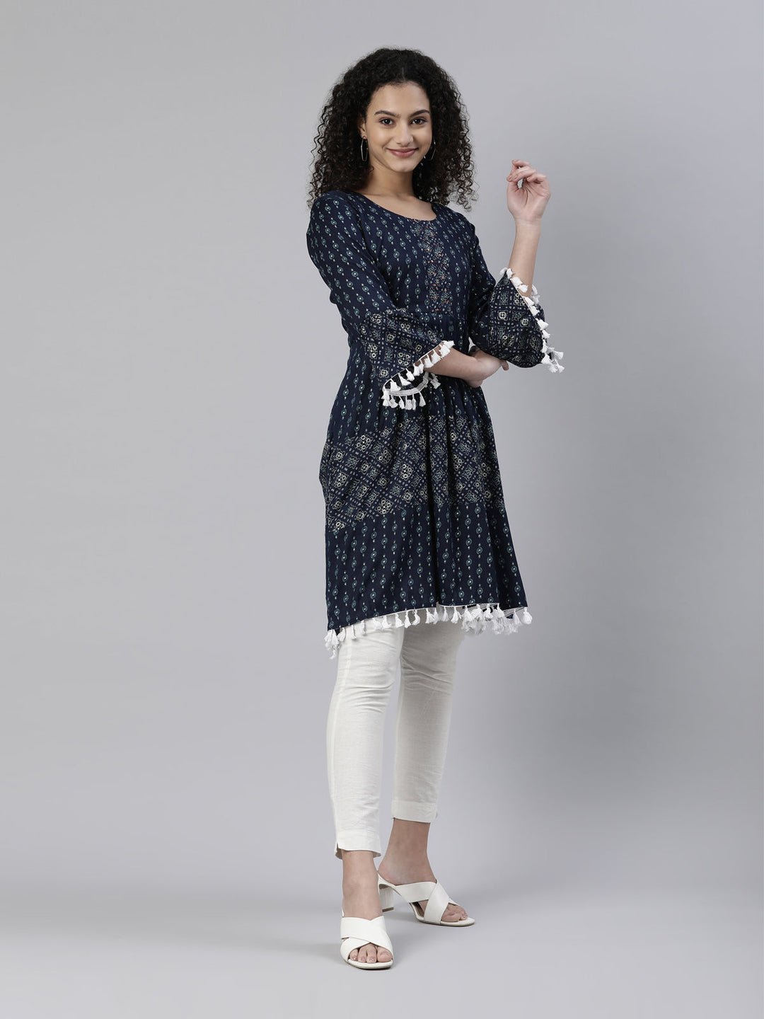 Neerus Blue geometric printed kurta - side view