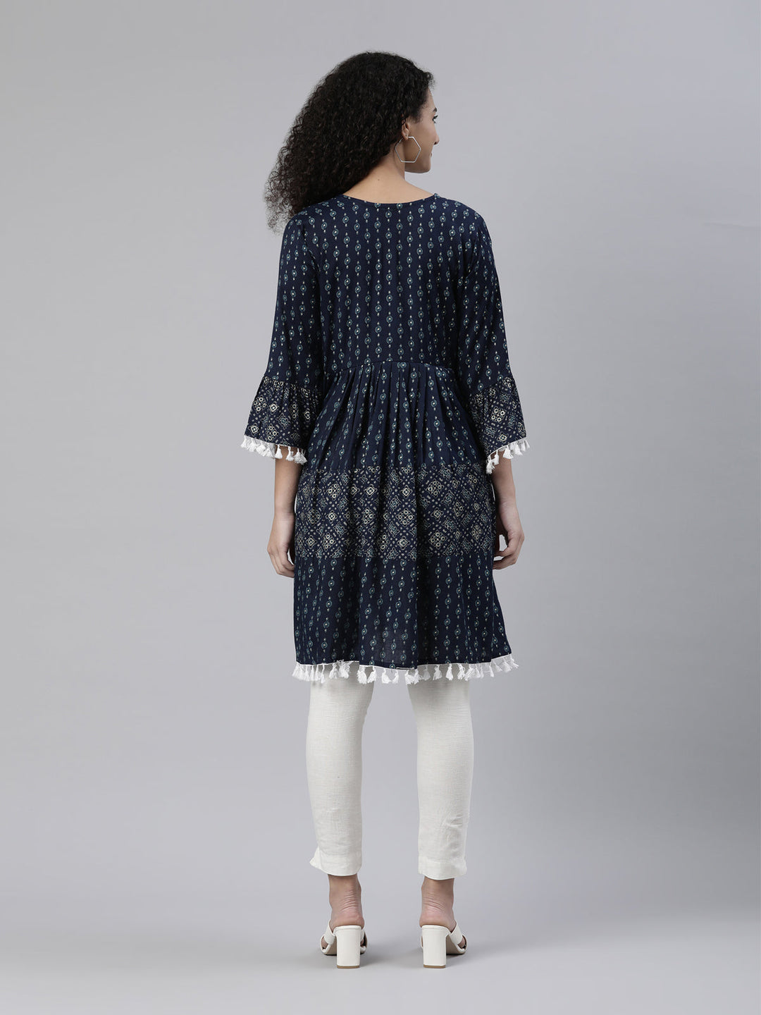 Neerus Blue geometric printed kurta - detail view 1