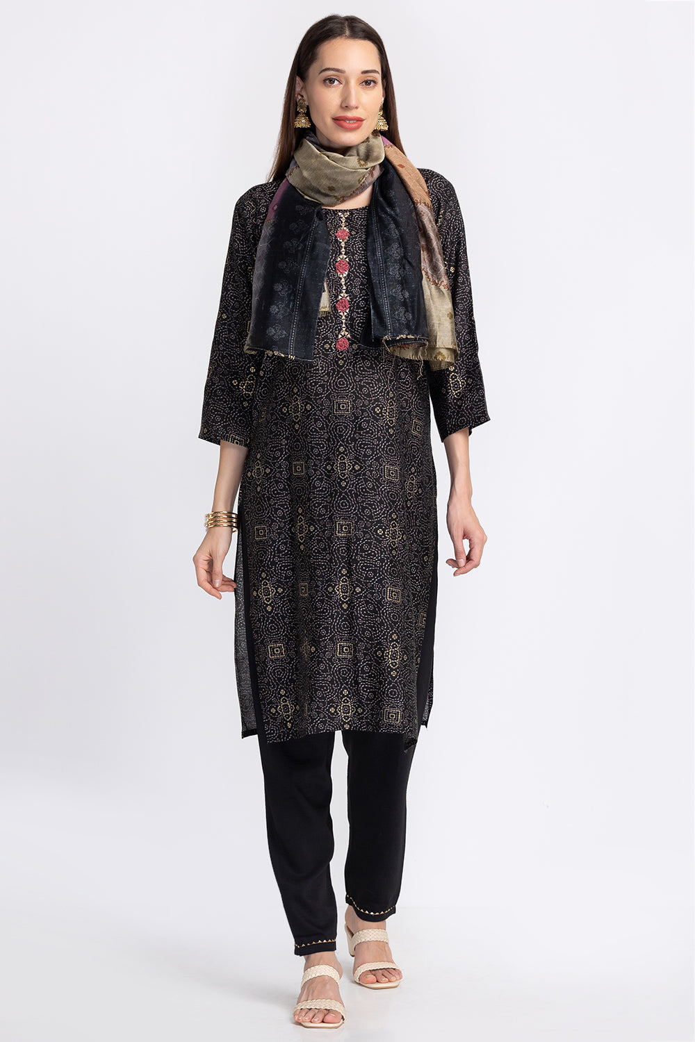 Neerus Black rayon straight suit set - front view