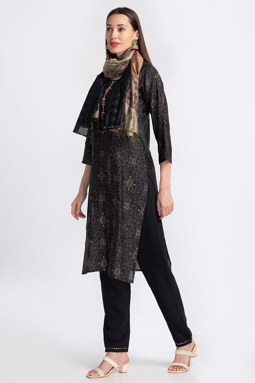 Neerus Black rayon straight suit set - back view