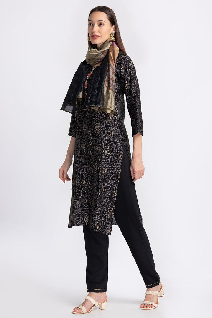 Neerus Black rayon straight suit set - back view