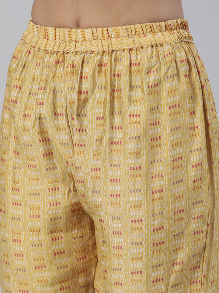 Neerus Yellow jute cotton printed kurta set with trousers and dupatta - detail view 2