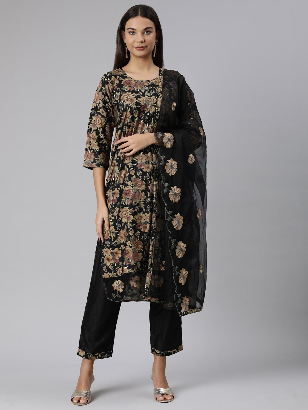 Neerus Black printed floral suit set - front view