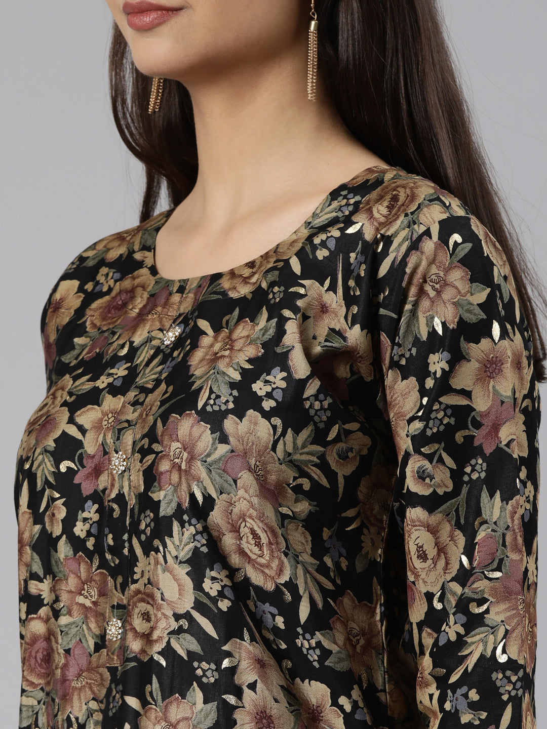Neerus Black printed floral suit set - detail view 2