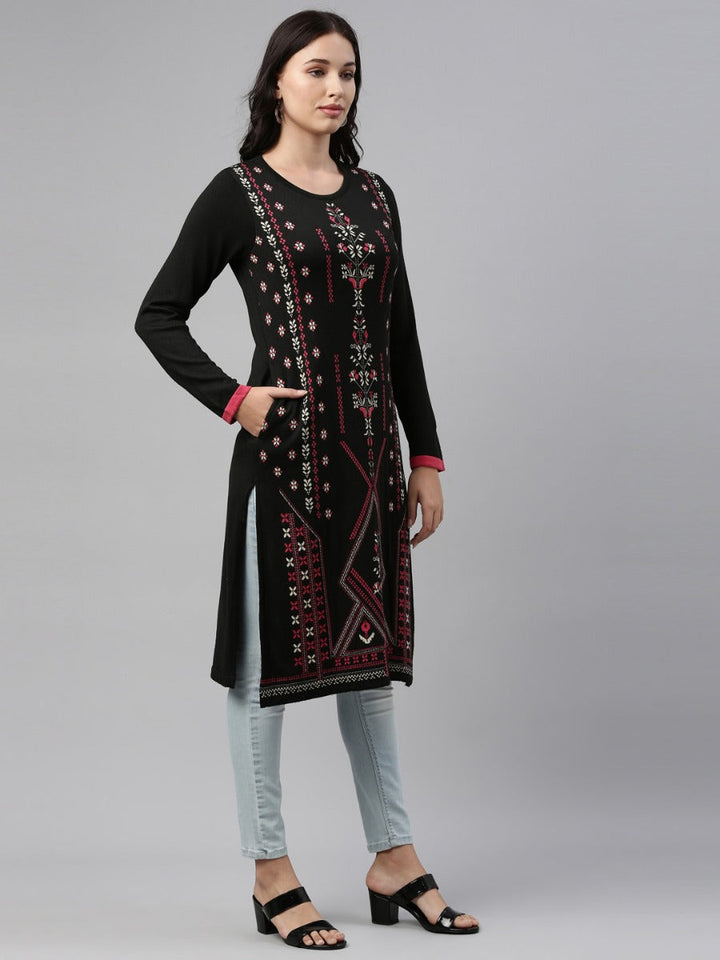 Neerus Black acrylic printed straight kurti - detail view 2
