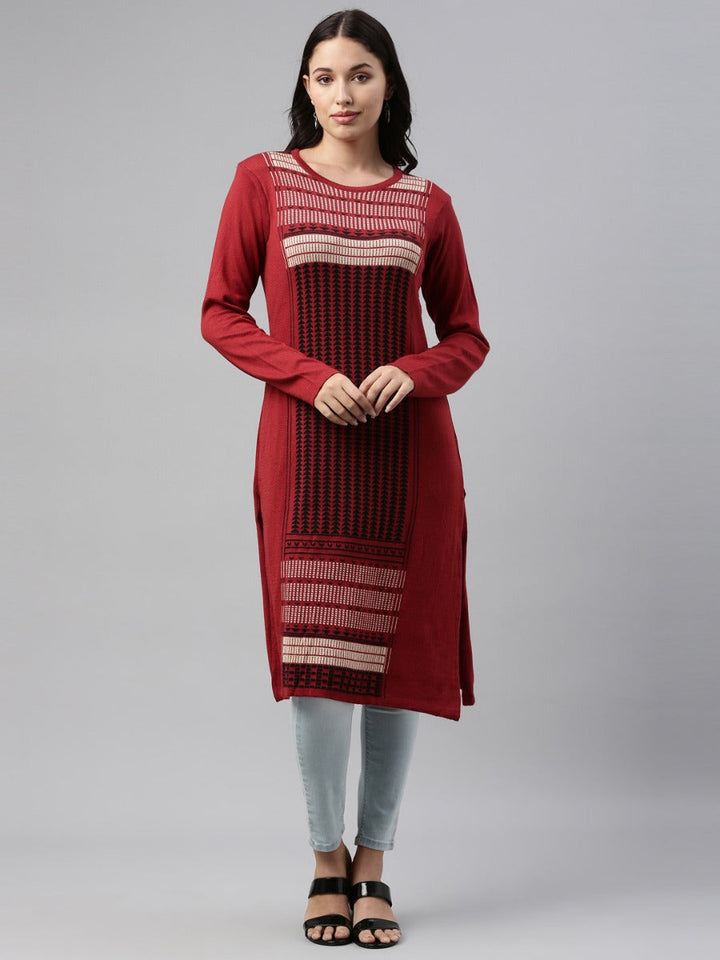Neerus Maroon acrylic woven geometric kurti - detail view 3