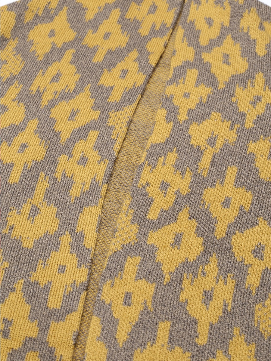 Neerus Green acrylic woven longline shrug - detail view 4