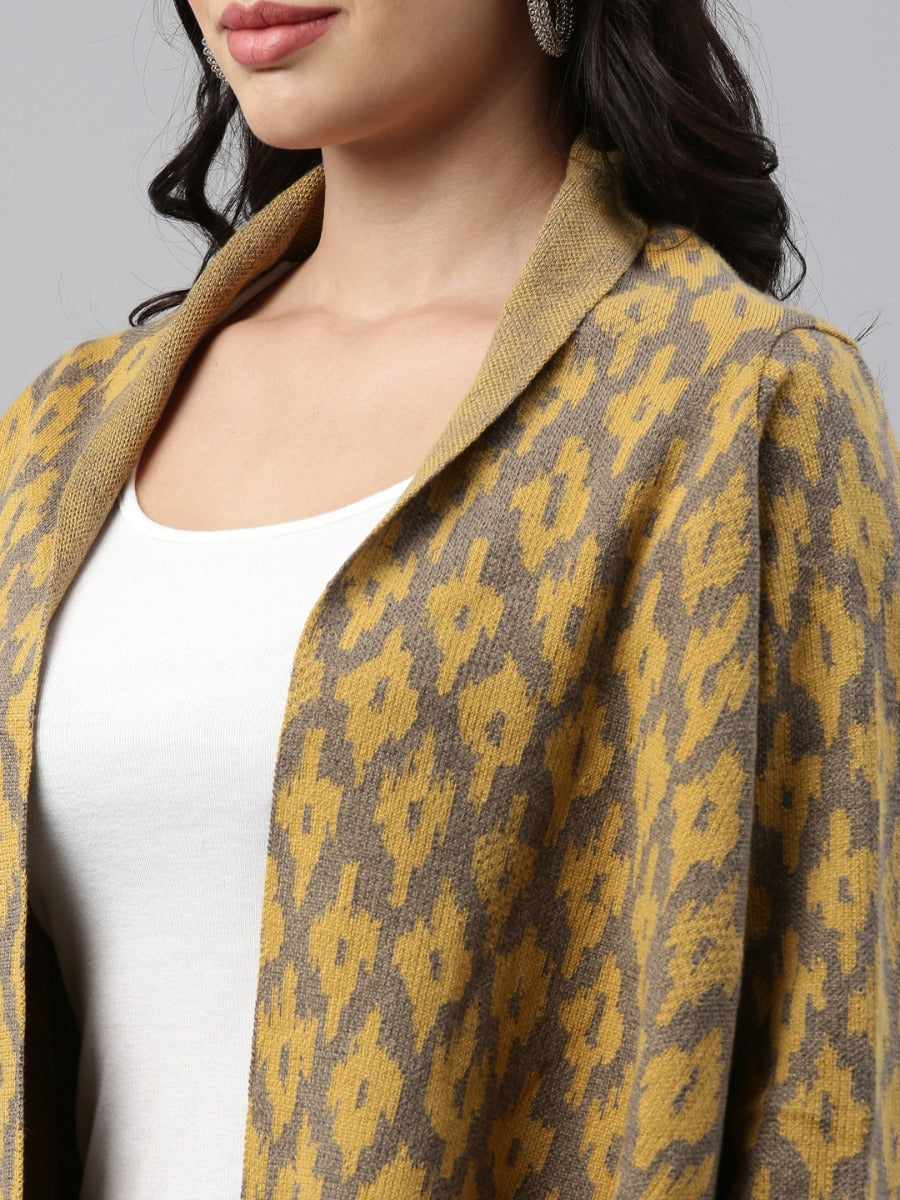 Neerus Green acrylic woven longline shrug - detail view 2